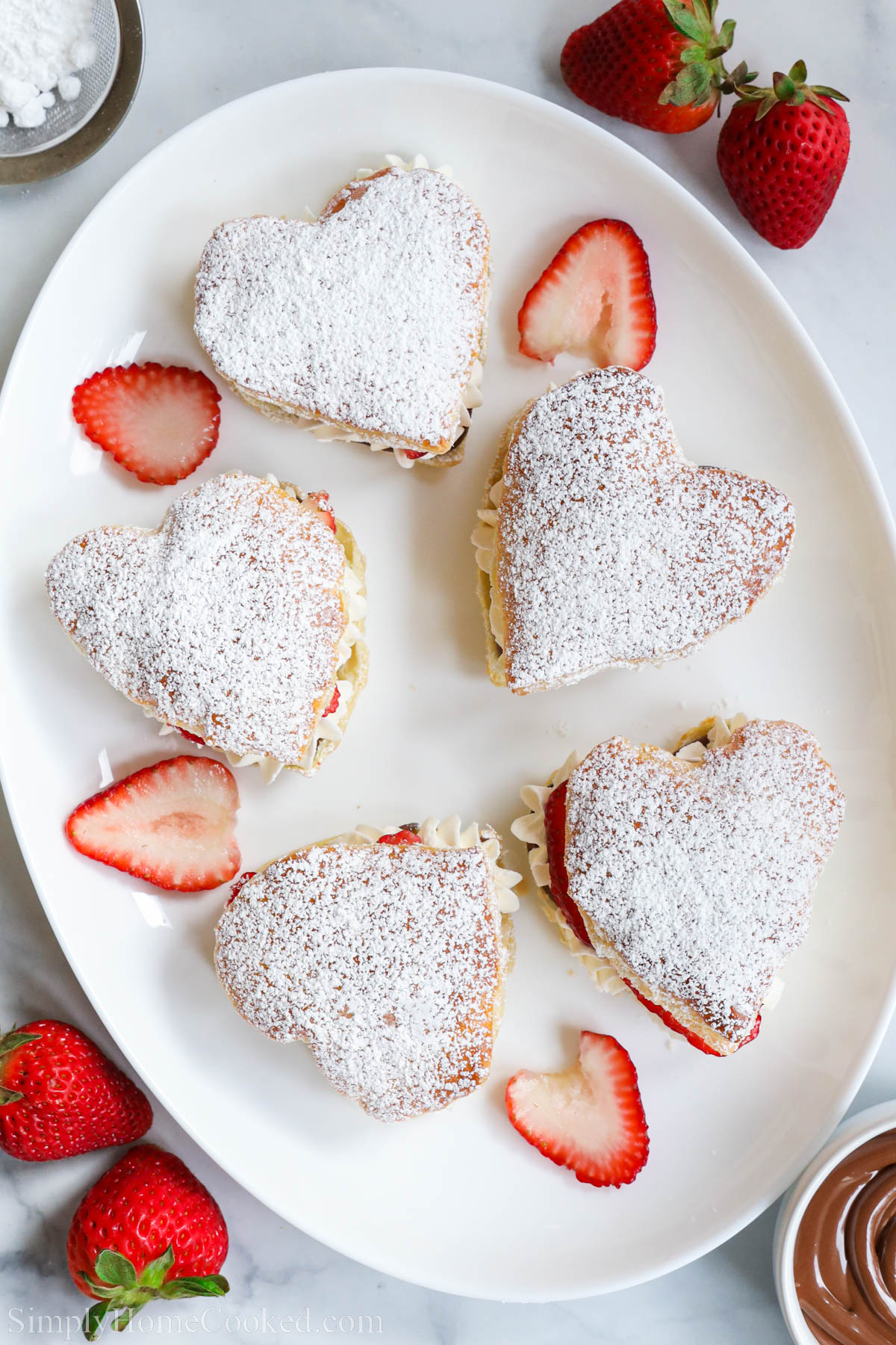 Overview of Strawberry Nutella Puff Pastry.